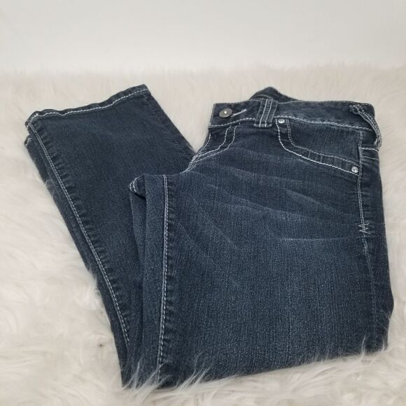 Maurices Blingy Pocket Cropped Jeans. Size Small. - Picture 7 of 15